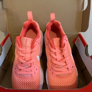 Nike Air Max Motion LW kids 12c atomic pink/white
